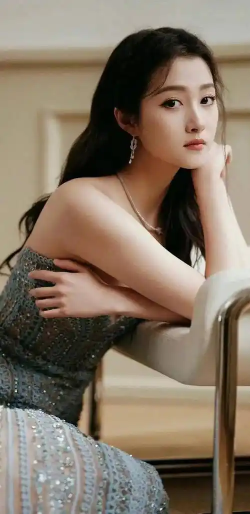 国民美少女关晓彤