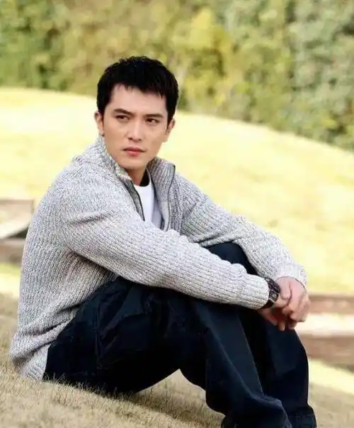 邱泽再提起唐嫣直言是个好女人,罗晋的反应显示情商,被赞真男人_邱泽