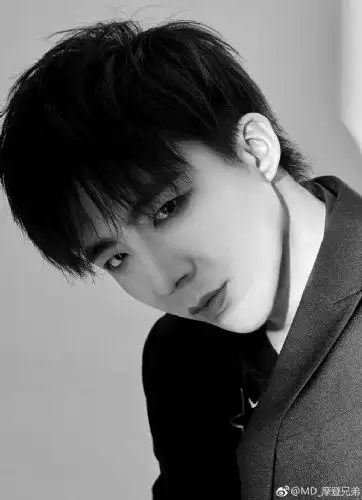 摩登兄弟的经纪人是13728088500