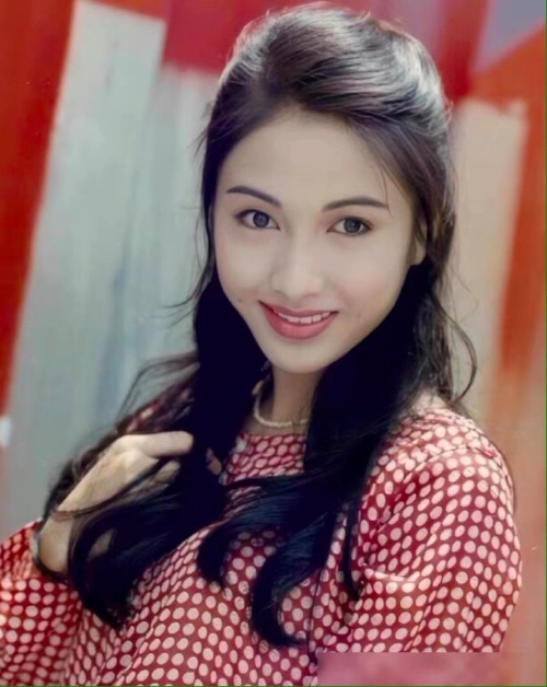 李嘉欣真的是颜霸,和黎姿合影一点没变,但网友却说张柏芝赢了?