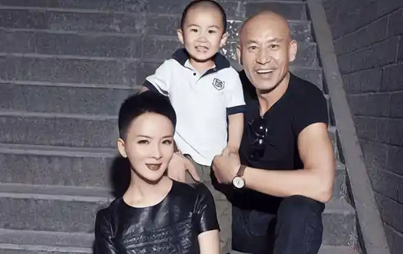 美女谢兰与大11岁的师小红结婚,婚后成为丁克,50岁却想要孩子_时候