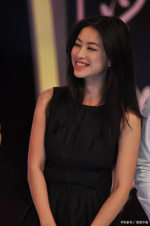 产后暴瘦50斤亚洲最美面孔朱珠性感健身照引爆热搜