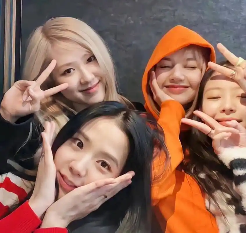 blackpink稀有团体照 天呐天呐,四闺女好美 向全世