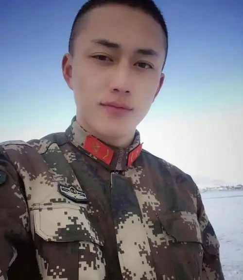 为何兵哥哥都要剪成寸头如果留长发会怎样