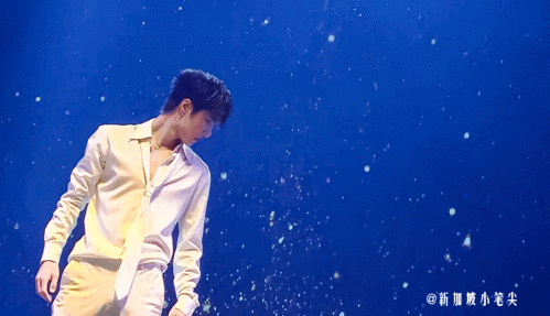 如何评价王一博在双十一开幕直播盛典中表演的舞蹈散落的华服