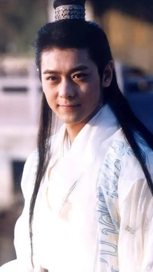 林志颖晒古装造型对镜自拍