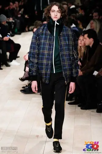 2016秋冬伦敦男装周:吴亦凡亮相burberry秀场