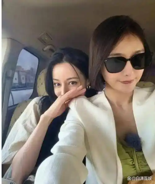 31岁迪丽热巴和44岁秦岚站在一起我彻底明白什么叫气质和骨相