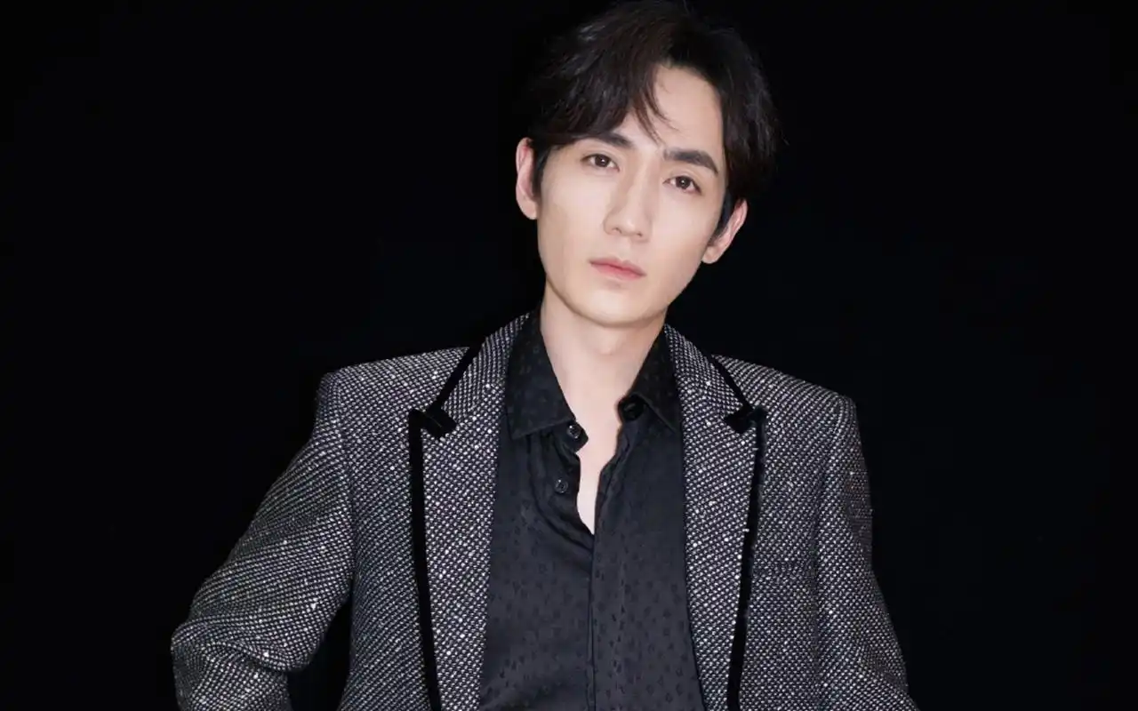 朱一龙儒雅帅气写真图片桌面壁纸