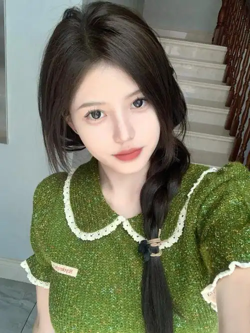 单侧马尾辫好嫩