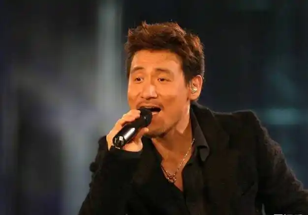 63岁张学友恋爱脑35年纵容妻子4年败光20亿17岁女儿做兼职