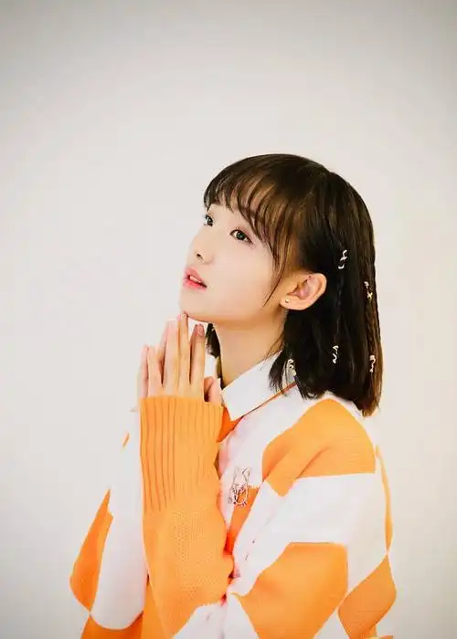 吕小雨——电视剧《时光教会我爱你》的女主,生活中太美了吧