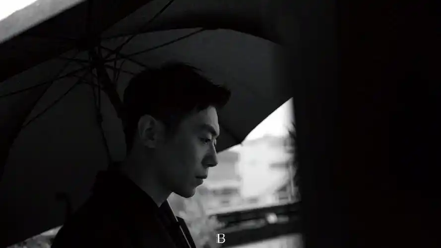 分享一组朱亚文图片给大家,图中的明星图片壁纸会点缀你的电脑桌面