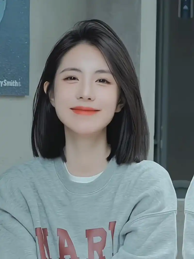 2023爆款高级减龄发型 一刀切齐肩锁骨发美疯了 !