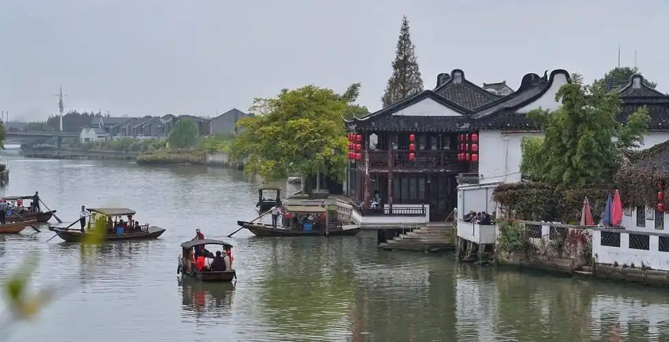 的江南水乡古镇,位于青浦,依山傍湖,但不是金泽_朱家角_旅游_淀山湖