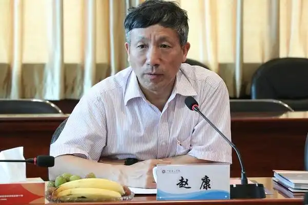 赵康会长充分肯定我校办学28年来在公益办学,人才培养,社会服务,学科