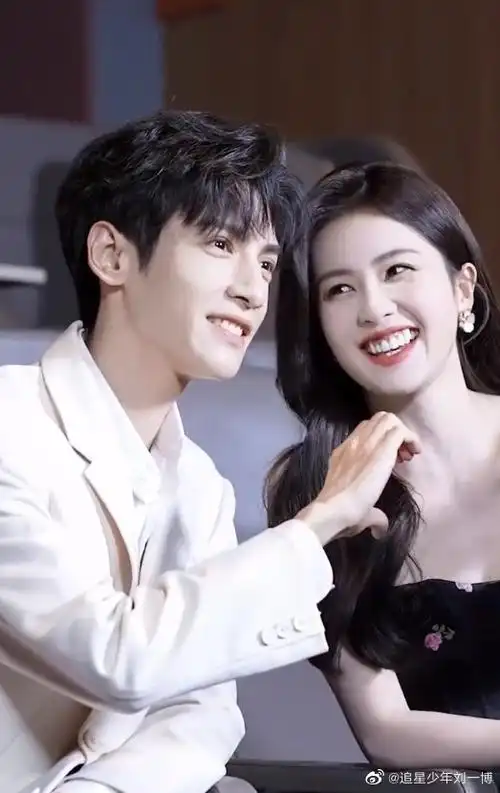 #罗云熙白鹿比心合照花絮#