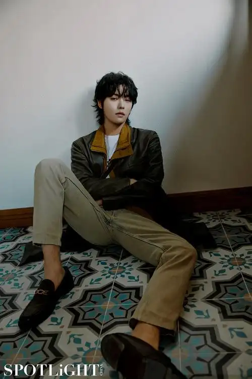 肖宇梁2021杂志图,极富表现力,每张都好绝