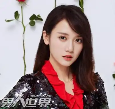 2015年,李墨之通过《麻辣变形计》的试镜,出演里边的小配角被观众知晓