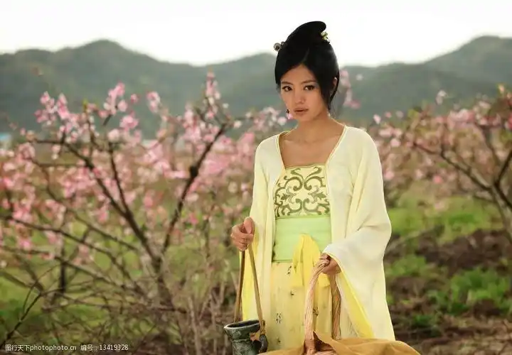 安以轩白骨精西游记图片