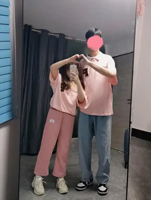 周围都在冒粉红泡泡啦99:weywot90:阿华家小个子女装#最萌身高差