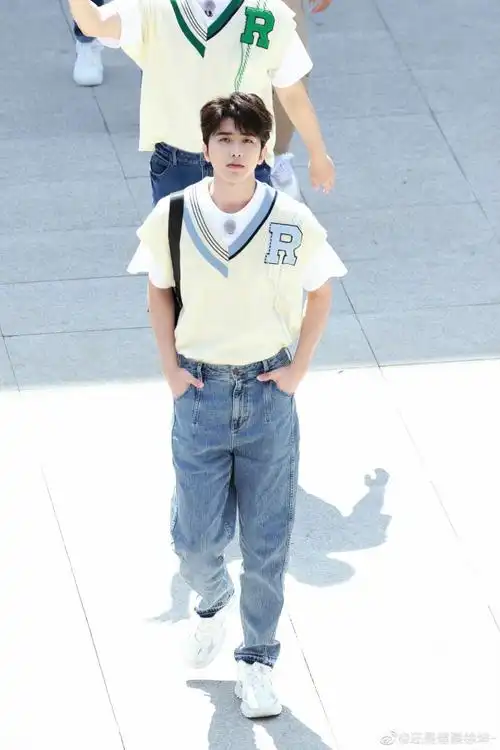 蔡徐坤奔跑吧稻田路透##奔跑吧蔡徐坤