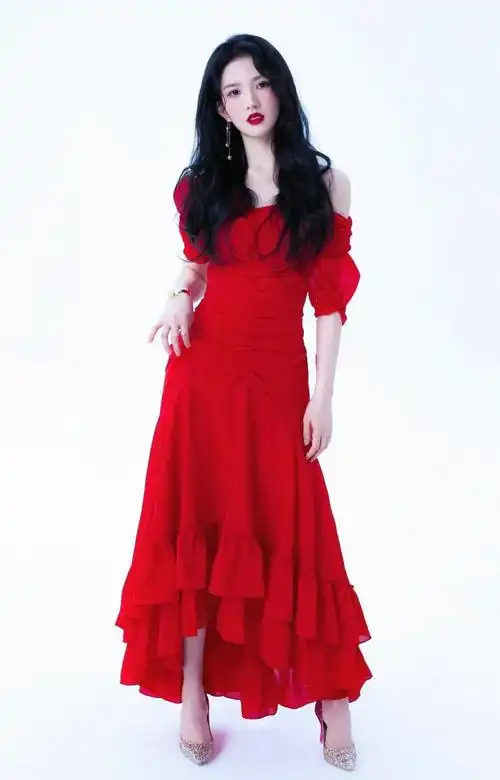 刘些宁为火就挑战人鱼裤哪知却穿出创3最肉的腿真是绝了