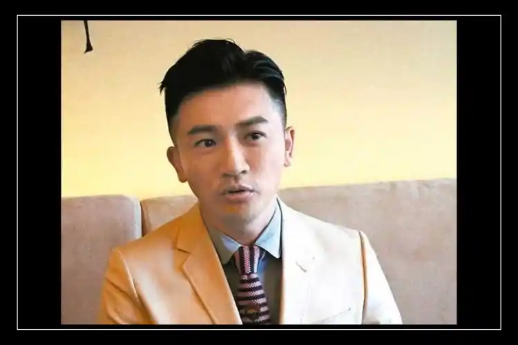 小虎队成员各自发展,苏有朋吴奇隆事业有成,为何他靠异装博出位