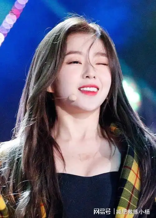 韩国女团颜值担当裴珠泫身材性感舞姿撩人看了有心动的感觉