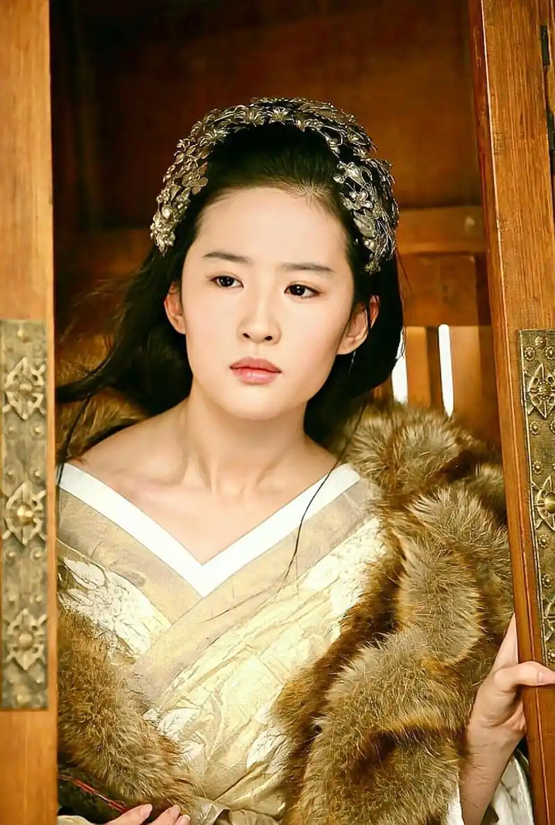 虞姬,我见犹怜!#刘亦菲# #神仙颜值# #鸿门宴