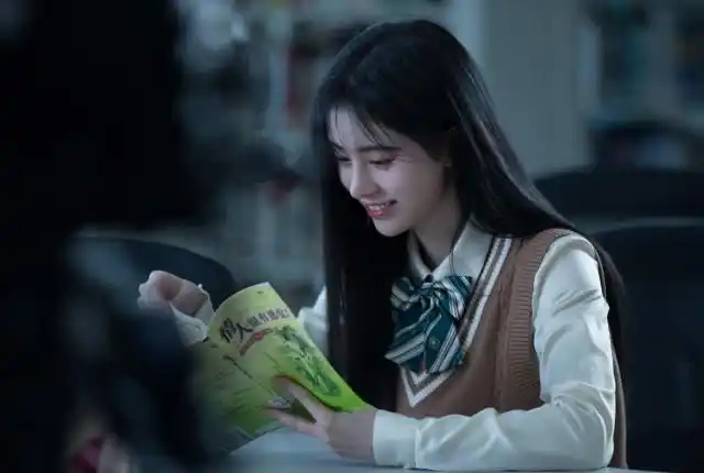 鞠婧祎现代学姐装2