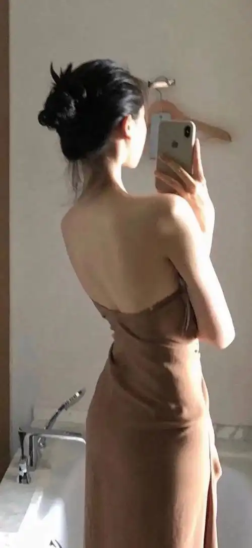 有没有特别特别骚气的壁纸那种看一眼就无法自拔的那种