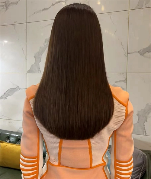 质感深棕的发色,好看不挑脸型,背影看起来尤其仙气又女神.