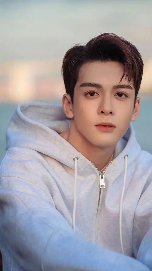 到《莲花楼》,可可爱爱的曾舜晞每次都能拿到人设天花板,从乖巧可爱到