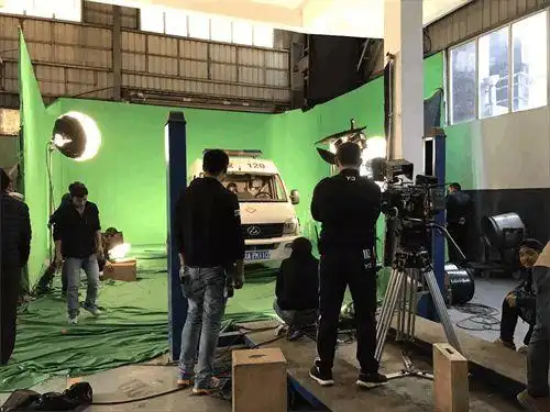 实习网探班泡菜爱上小龙虾剧组片场照曝光