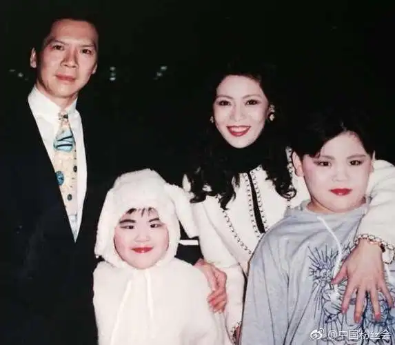 向华强太太陈岚年轻时候的照片公开,网友:像极了女神,太漂亮了