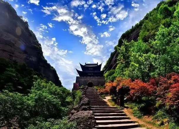 四川旅游攻略大全,四川有哪些著名旅游景点,四川美食有啥呢_景区_乐山