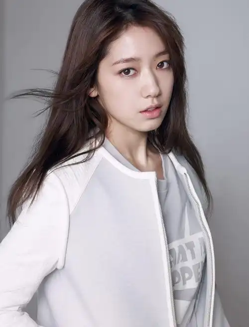 p>朴信惠 i>(         ,park shin hye) /i>,1990年2月18日出生于
