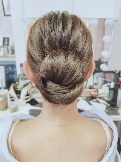 悉尼新娘妆发简洁优雅韩式低盘发