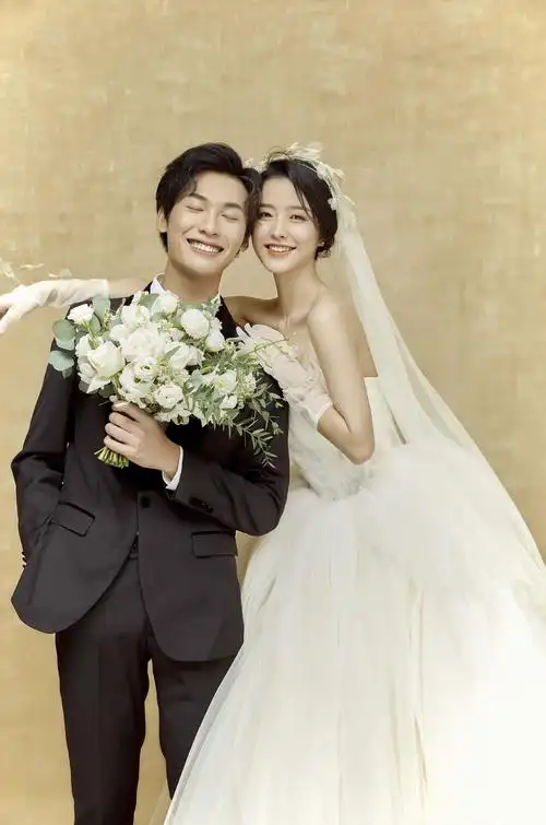 洛卡旅拍婚纱摄影-高定极简-深圳洛卡旅拍婚纱摄影-wed114结婚网