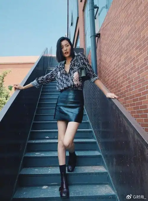 来学学大表姐刘雯的穿搭,霸气十足