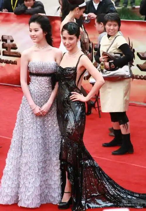 《功夫之王》主演李冰冰与刘亦菲