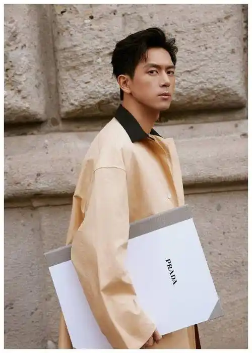 杨天真力荐:李现拥有颜值身材男一号般完美!_网友_五官_明星