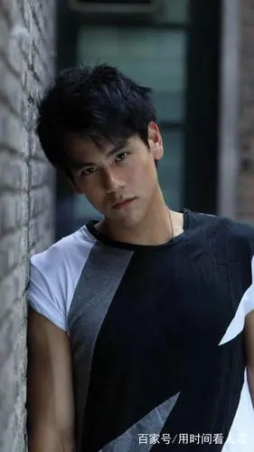 彭于晏你这么帅你知道吗!话说我兄弟有9成和他相似!