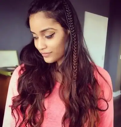 发型,简单的编发或是烫发在她的手里就像是长了翅膀的小精灵一样闪耀