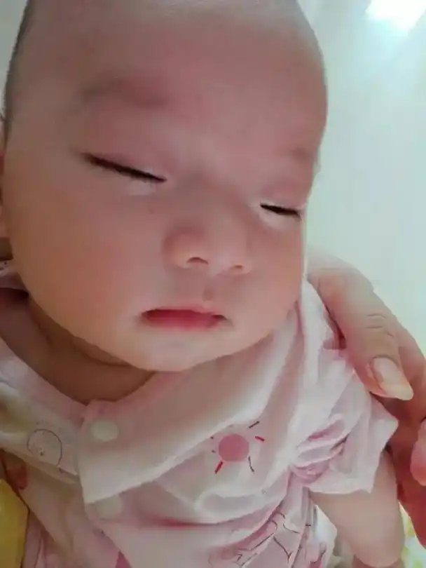 特意找了些最温柔的照片来配这首炙热的歌这是我儿刚出生几个月时的