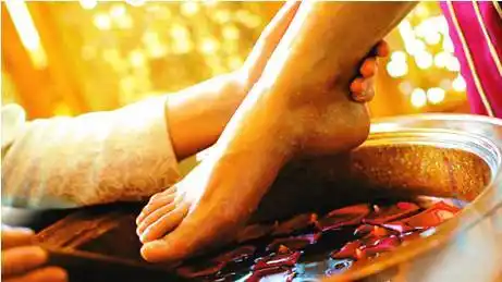 中 药 泡 脚 胜 吃 补 药