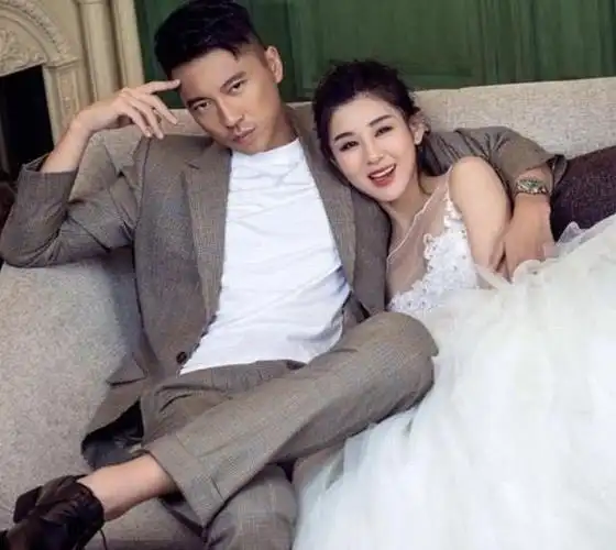 演员王雷与李小萌同为艺人,06年因戏相识,并开始交往,历经7年的恋爱