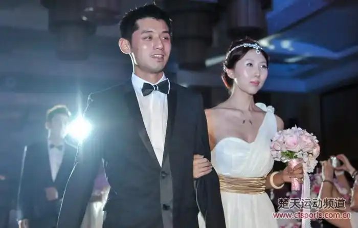 王皓大婚各国乒大腕前来祝贺 张继科当伴郎