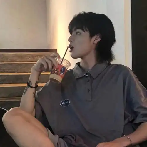 qq帅气高冷男生头像